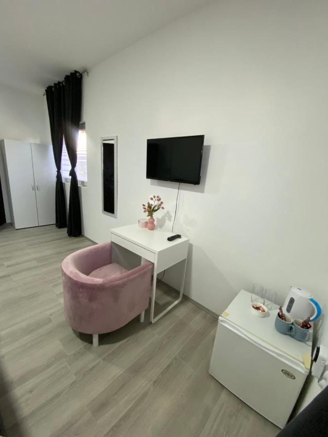 Apartmani Home ซาเยชาร์ ภายนอก รูปภาพ